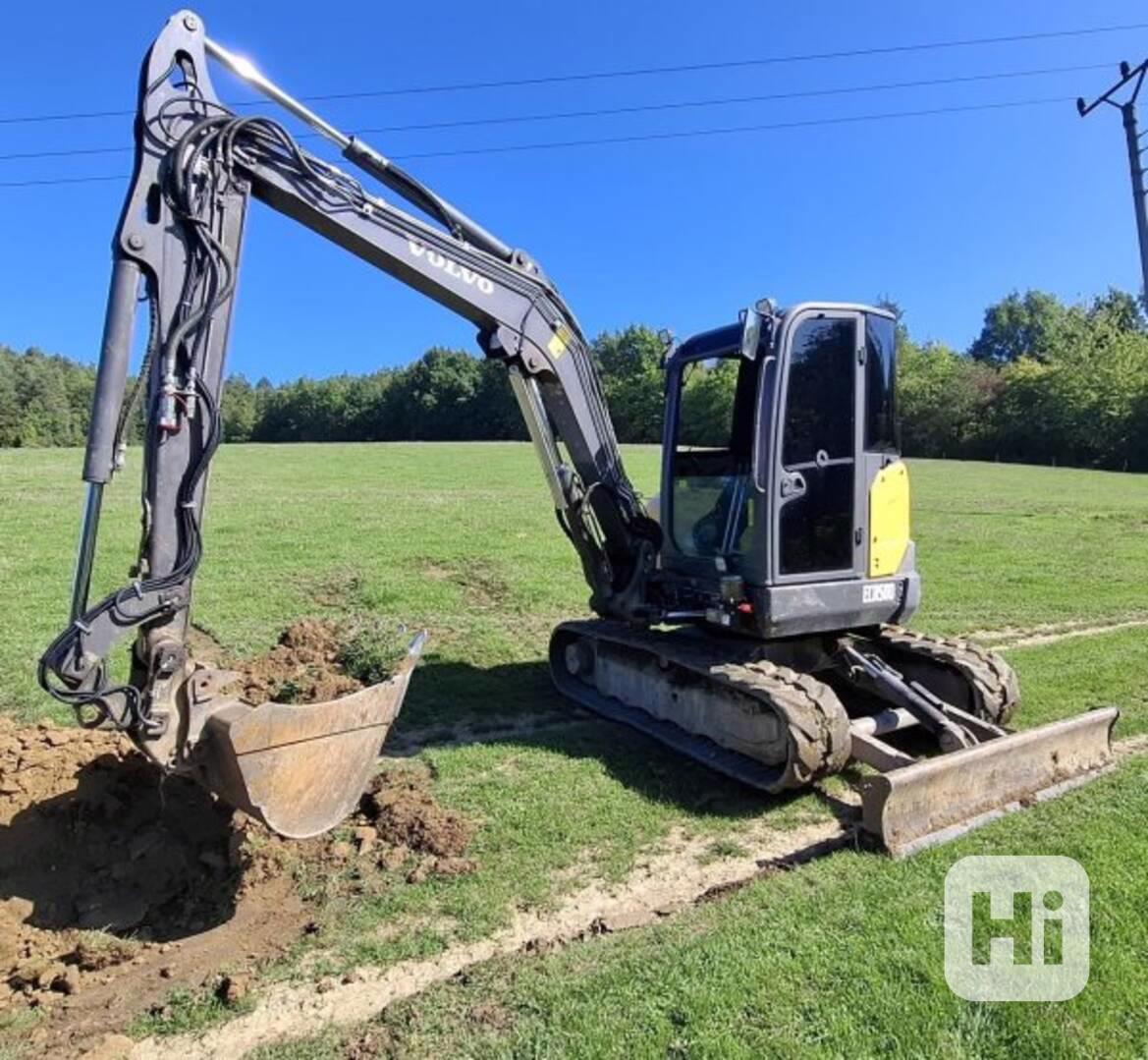 5t minibagr KLADIVO+ KLEŠTĚ 5lopat Volvo ECR50 - foto 1