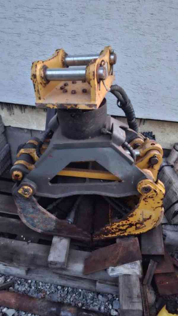 5t minibagr KLADIVO+ KLEŠTĚ 5lopat Volvo ECR50 - foto 5