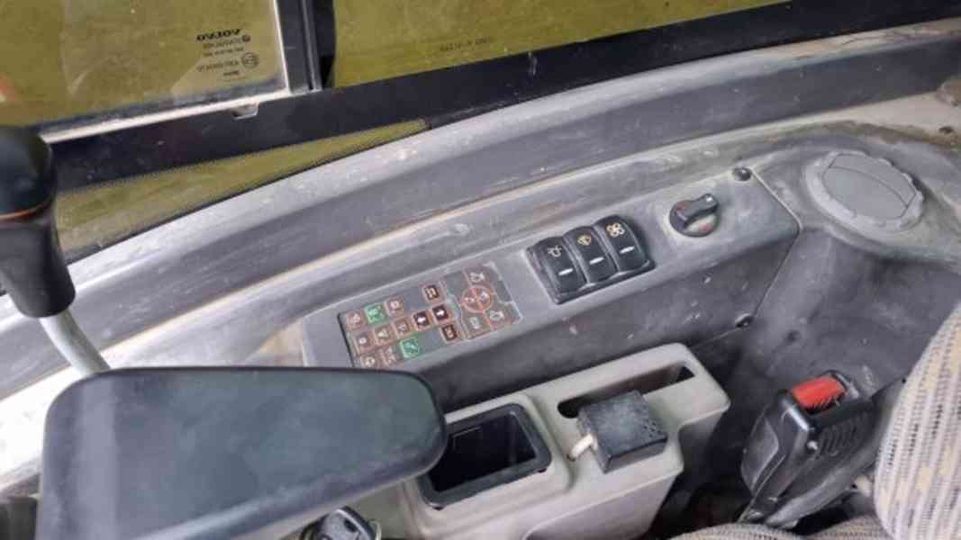 5t minibagr KLADIVO+ KLEŠTĚ 5lopat Volvo ECR50 - foto 10