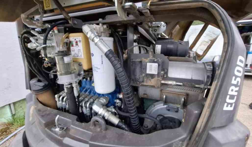 5t minibagr KLADIVO+ KLEŠTĚ 5lopat Volvo ECR50 - foto 8