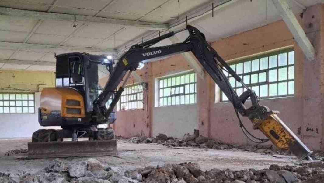 5t minibagr KLADIVO+ KLEŠTĚ 5lopat Volvo ECR50 - foto 4