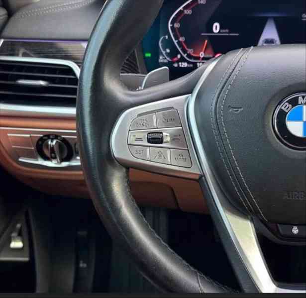BMW Řada 7 740d xDrive - foto 8