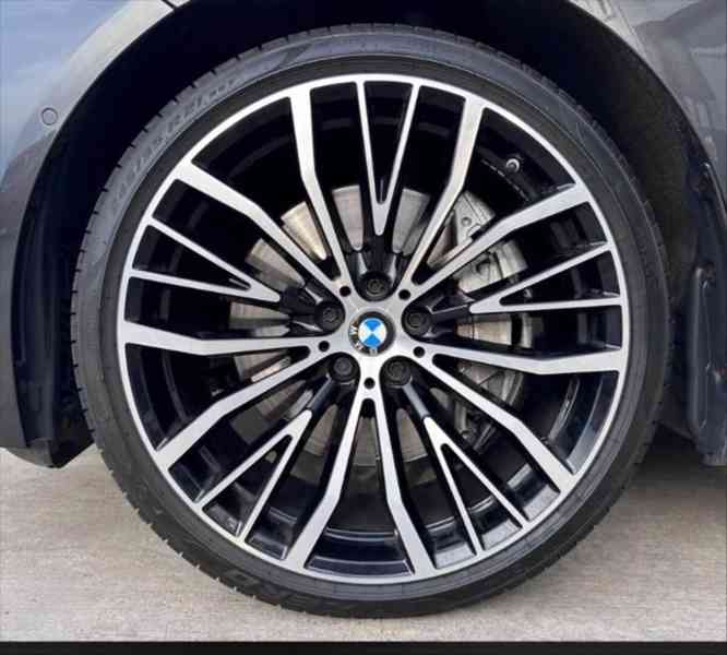 BMW Řada 7 740d xDrive - foto 3