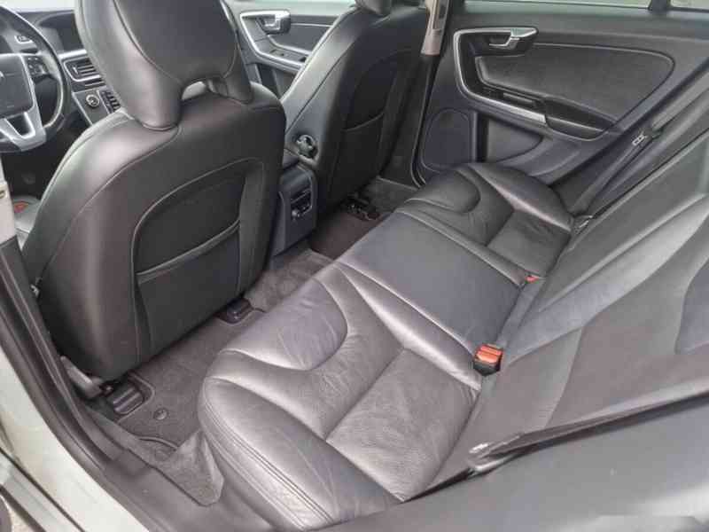 Volvo V60, 2.0 D3,TOP STAV,VÝBAVA - foto 18