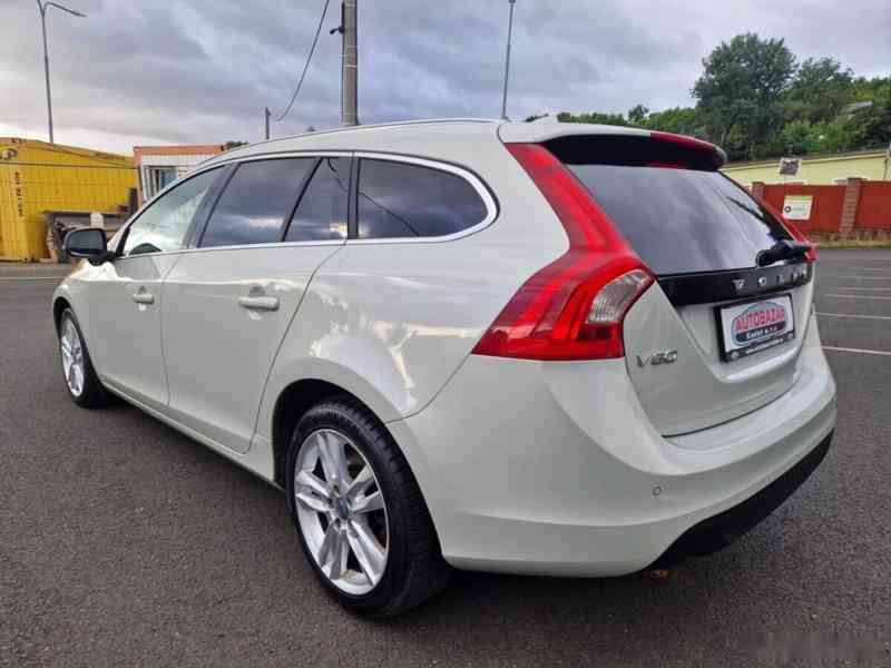 Volvo V60, 2.0 D3,TOP STAV,VÝBAVA - foto 3
