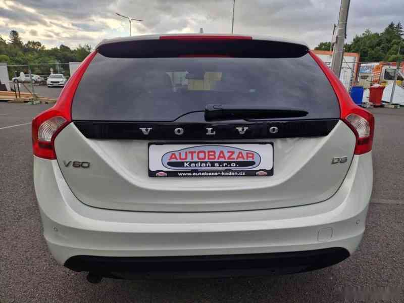 Volvo V60, 2.0 D3,TOP STAV,VÝBAVA - foto 4