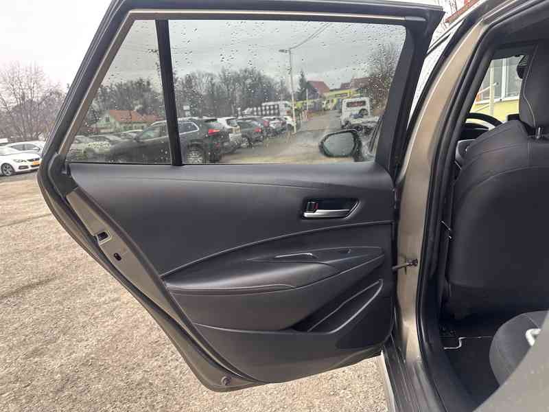 Toyota Corolla 2.0 Hybrid/1MAJ/Serv.Knih - foto 13