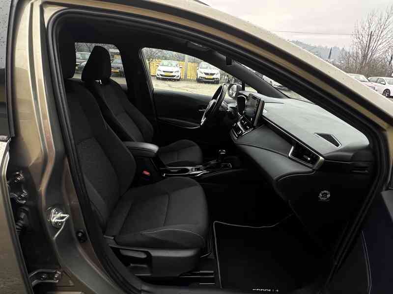Toyota Corolla 2.0 Hybrid/1MAJ/Serv.Knih - foto 17