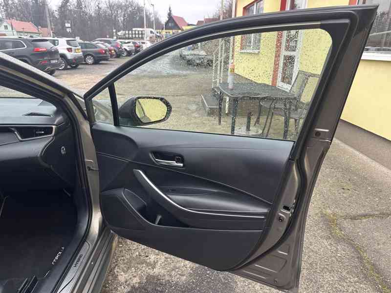 Toyota Corolla 2.0 Hybrid/1MAJ/Serv.Knih - foto 18