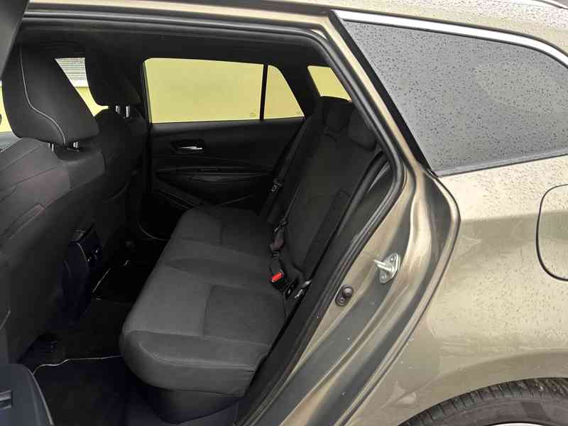 Toyota Corolla 2.0 Hybrid/1MAJ/Serv.Knih - foto 12