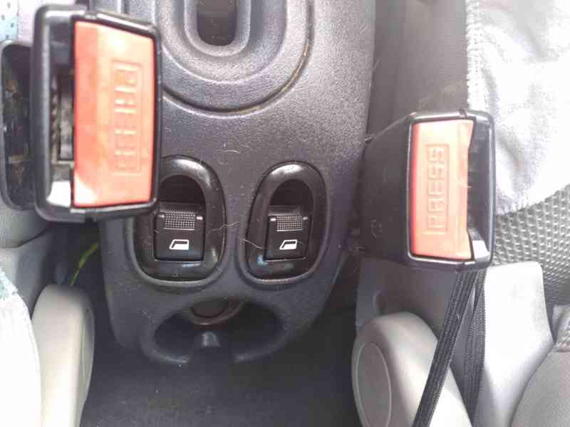 CITROEN C3 PLURIEL 1.4 HDI CABRIO AC - foto 30