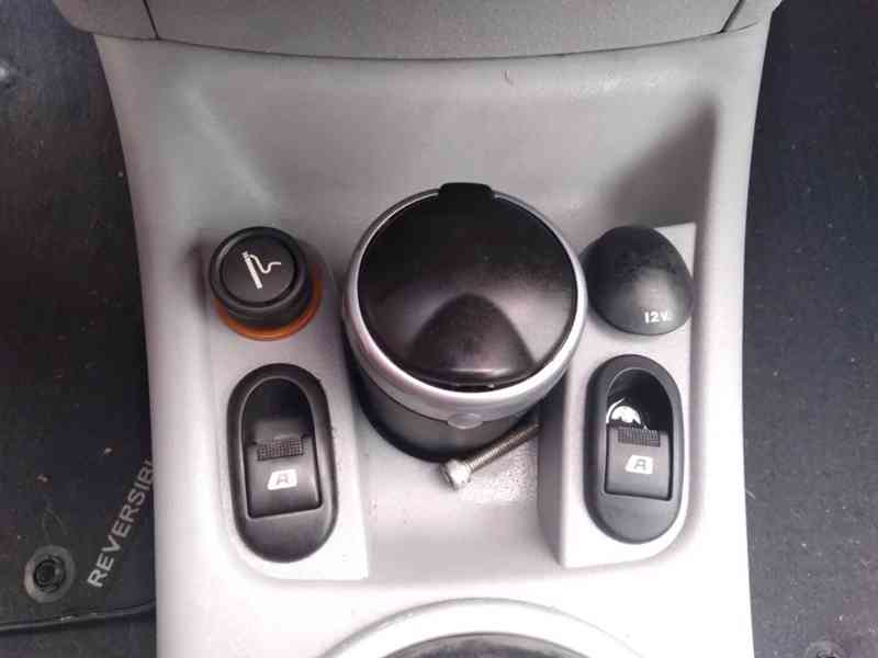 CITROEN C3 PLURIEL 1.4 HDI CABRIO AC - foto 29