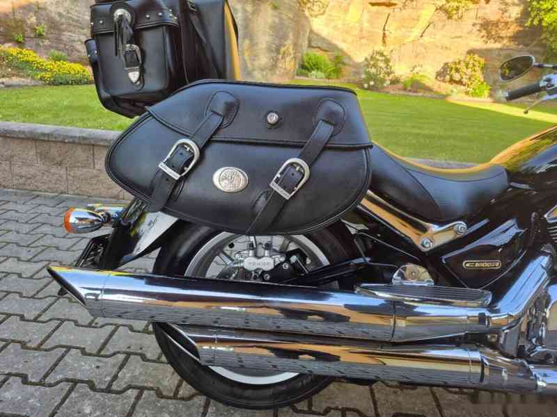 Suzuki Intruder C 1800 R - TOP STAV + VÝBAVA 229.000,- Kč - foto 16