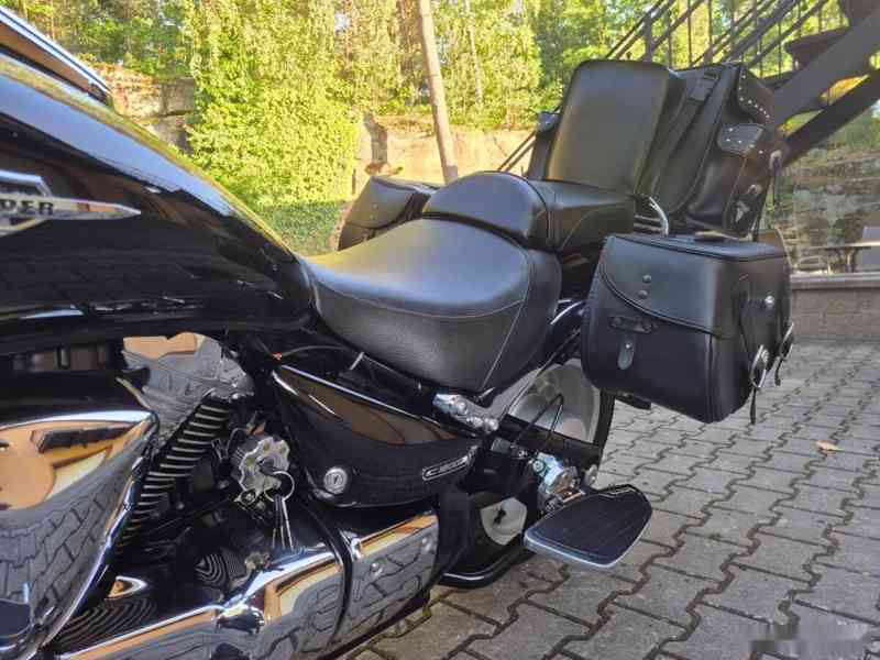 Suzuki Intruder C 1800 R - TOP STAV + VÝBAVA 229.000,- Kč - foto 10