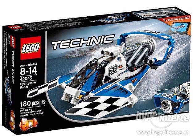 LEGO 42045 TECHNIC Závodní hydroplán - foto 1