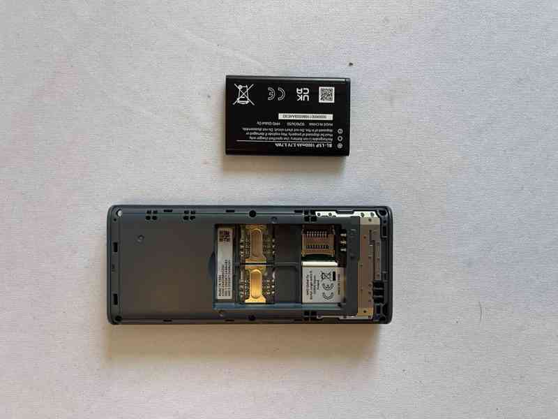 HMD TA-1584 tlačítkový telefon - jen na nabíječce - foto 6