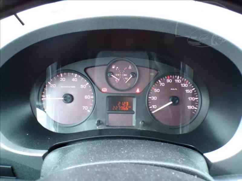 Citroën Berlingo 1,6 HDI TAŽNÉ ZAŘÍZENÍ - foto 6
