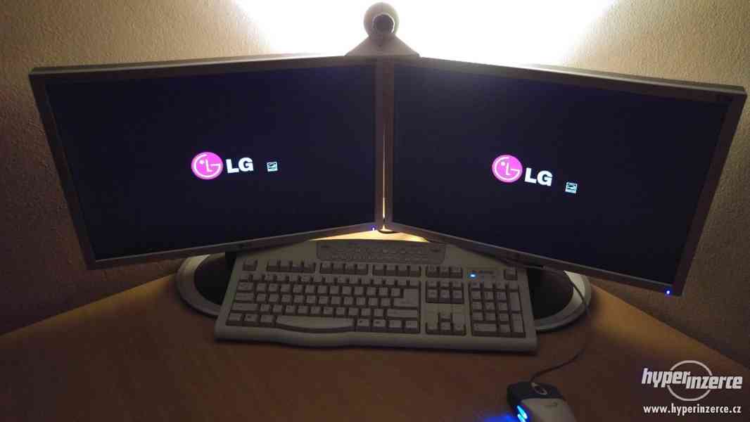 2x stejné monitory LG  - Flatron L204WT - SF - foto 1