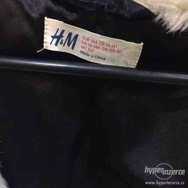 Krasna vesta H&M s chlupem - foto 5