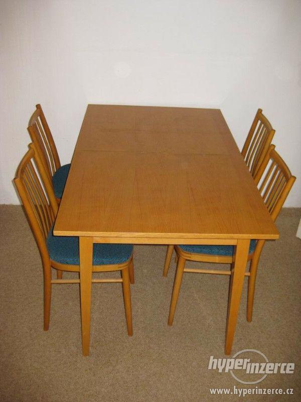 Jídelní stůl s židlemi - foto 1