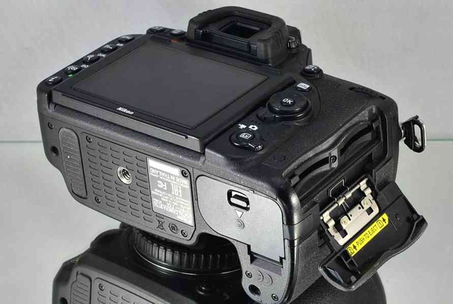 Nikon D750 *FX*24,3MPix *Full HDV*Wi-Fi*47000 Exp. - foto 7
