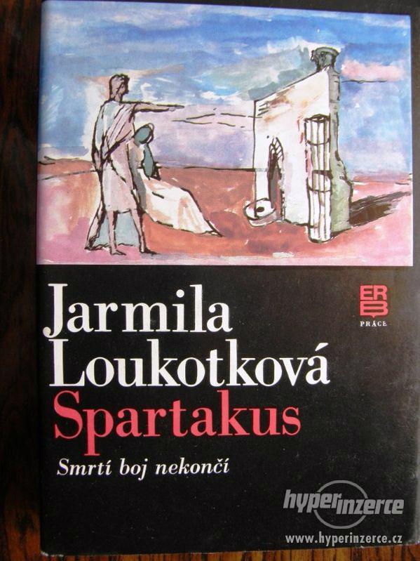 J. Loukotková - Spartakus - smrtí boj nekončí - foto 1