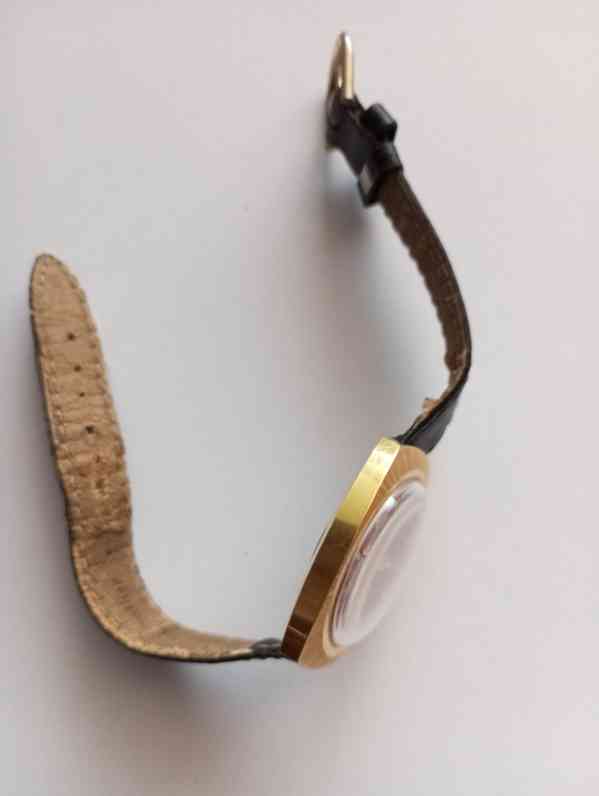 Vzácné hodinky PRIM 17 jewels červené - foto 3