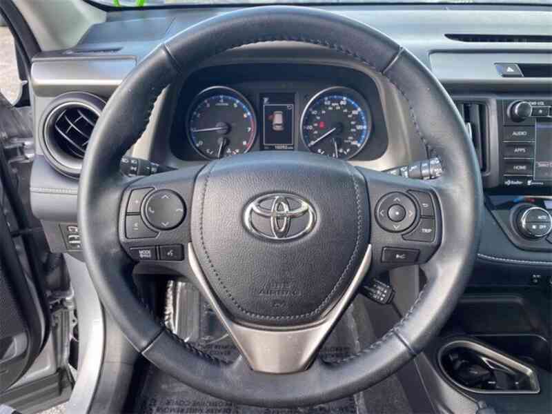 Čistá TOYOTA RAV4, rok výroby 2018 - foto 4