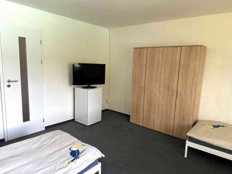 LEVNÉ UBYTOVÁNÍ PRAHA 6 - DEJVICE - foto 2