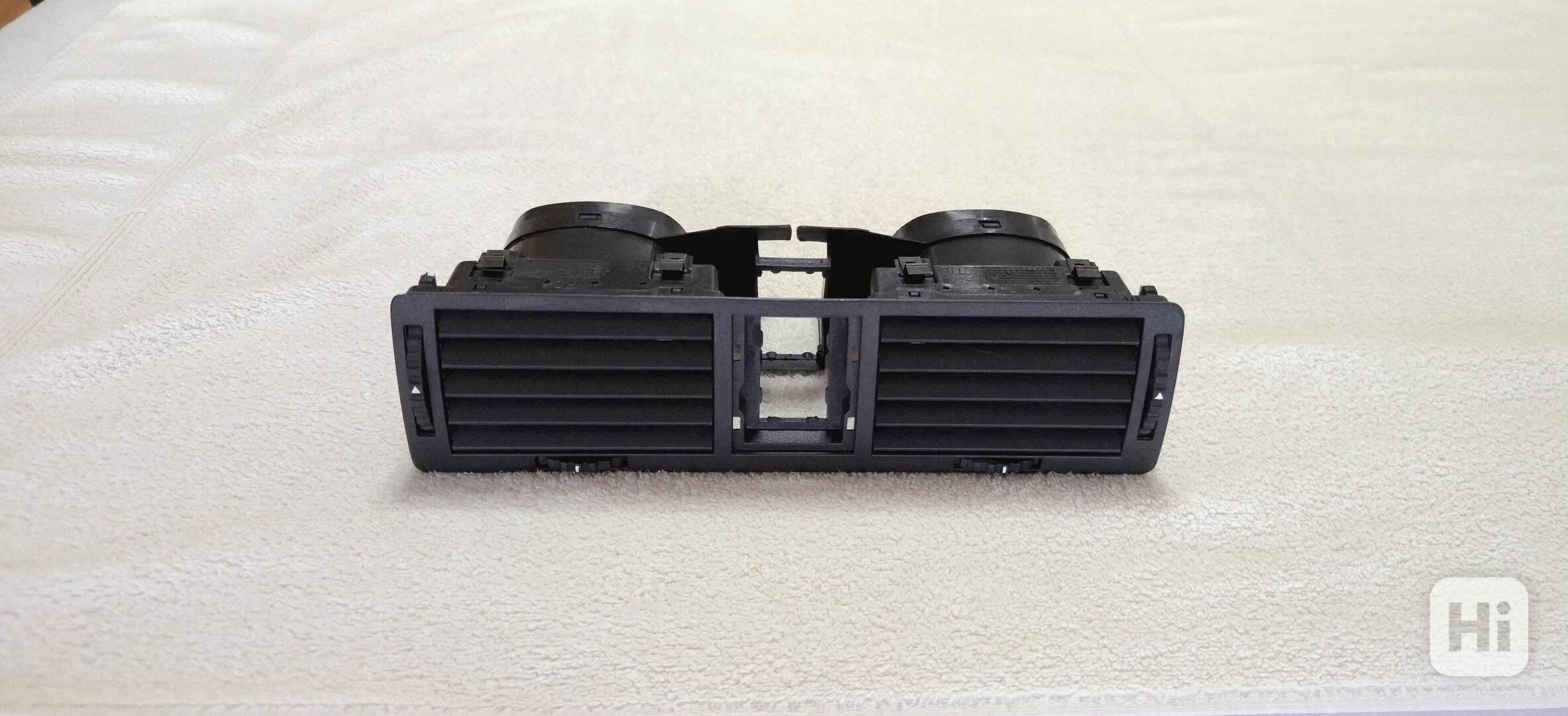 KRÁSNÝ středový ofukovač topení Škoda Octavia 1 1U0820951 - foto 1