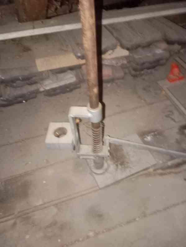 Stojan pro upnutí vrtačky