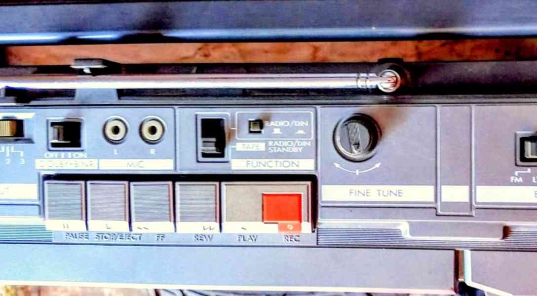 Rádiomagnetofon JVC RC-770 LE - foto 4