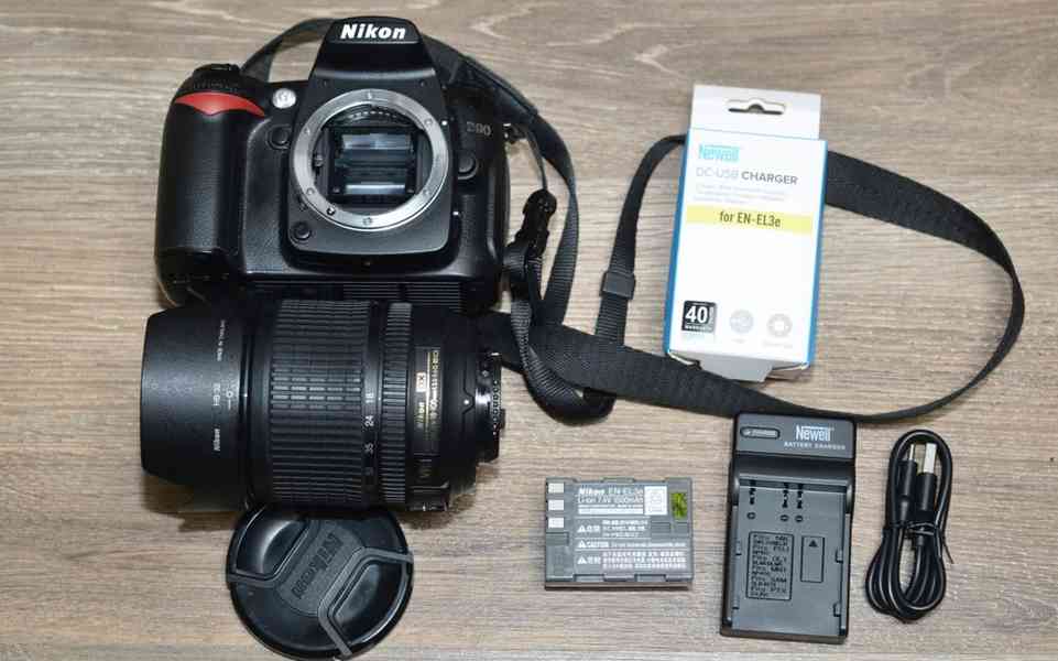 Nikon D90+AF-S 18-105mm  DX ED VR 11 000 Exp. - foto 3