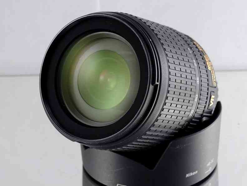 Nikon D90+AF-S 18-105mm  DX ED VR 11 000 Exp. - foto 7