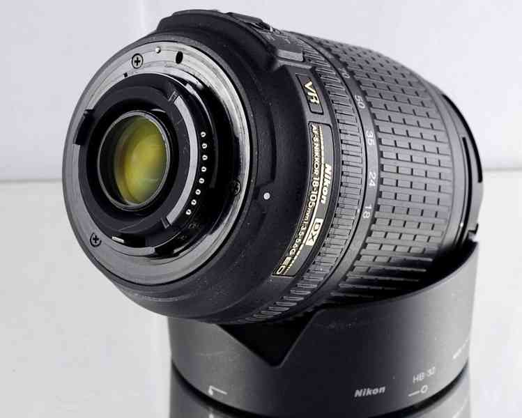 Nikon D90+AF-S 18-105mm  DX ED VR 11 000 Exp. - foto 8