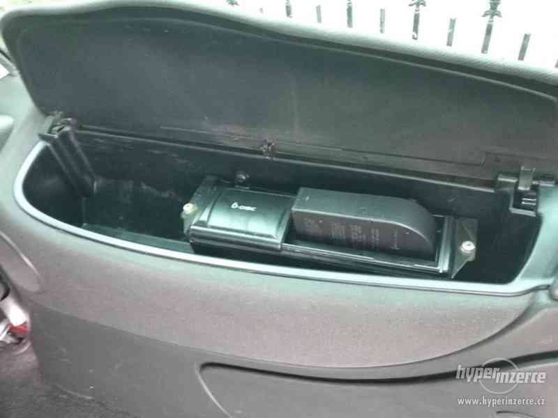 VW Sharan 1.9 kW 4x4 - foto 5