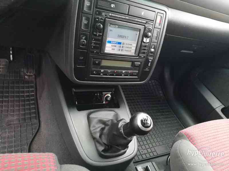VW Sharan 1.9 kW 4x4 - foto 17