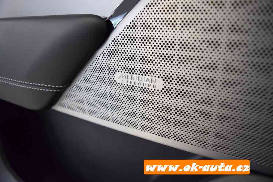 Land Rover Range Rover Velar 3.0L R-DYNAMIC 294 kW ZÁRUKA RV - foto 15