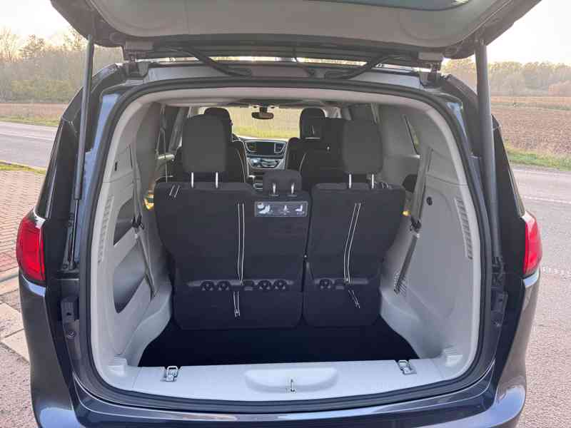 Chrysler Pacifica 3,6 Sunroof DVD S Type NEW 2020 - foto 7