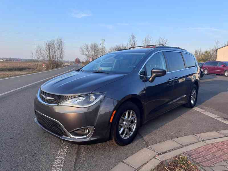 Chrysler Pacifica 3,6 Sunroof DVD S Type NEW 2020 - foto 2