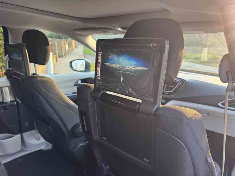 Chrysler Pacifica 3,6 Sunroof DVD S Type NEW 2020 - foto 12