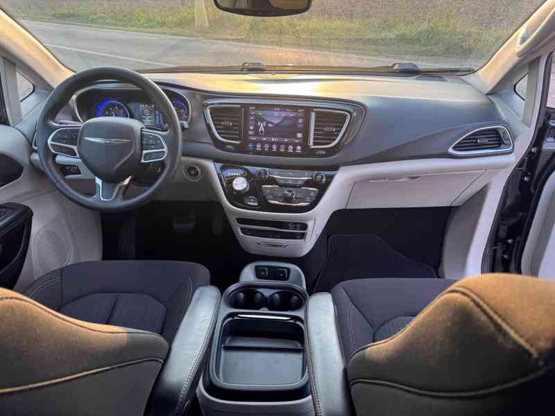 Chrysler Pacifica 3,6 Sunroof DVD S Type NEW 2020 - foto 13