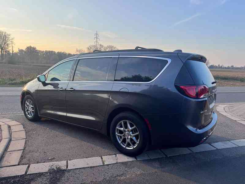 Chrysler Pacifica 3,6 Sunroof DVD S Type NEW 2020 - foto 3