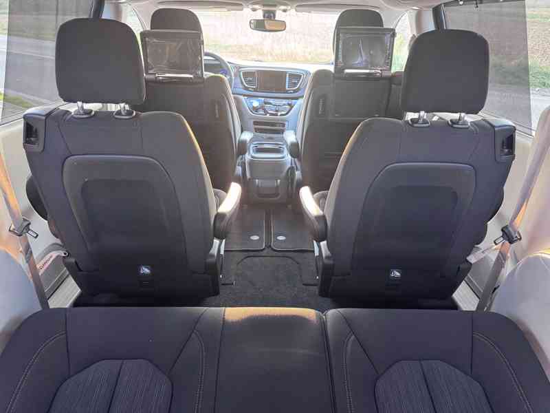 Chrysler Pacifica 3,6 Sunroof DVD S Type NEW 2020 - foto 8