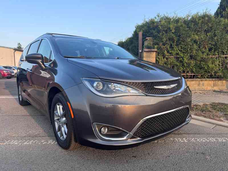 Chrysler Pacifica 3,6 Sunroof DVD S Type NEW 2020 - foto 6