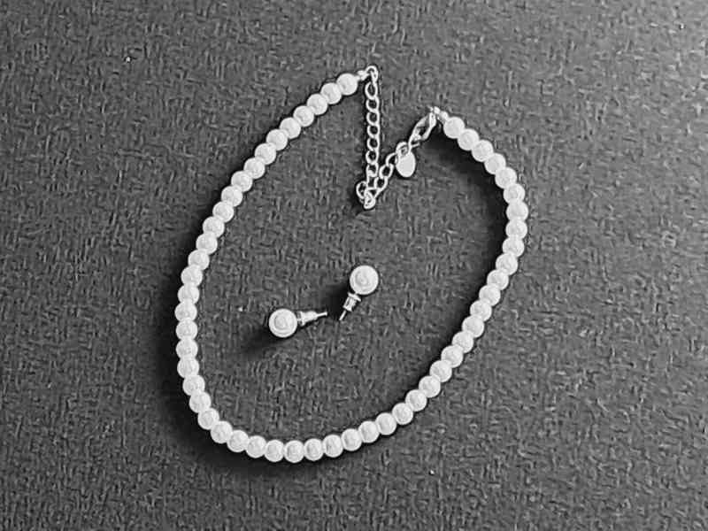 Náhrdelník + naušnice (bižuterie) - perle - foto 2