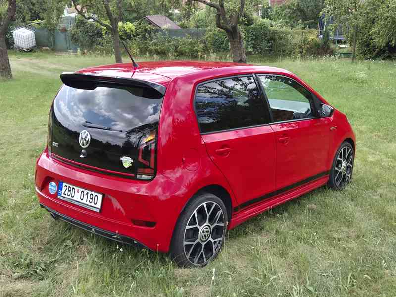 Volkswagen UP! GTi - foto 2