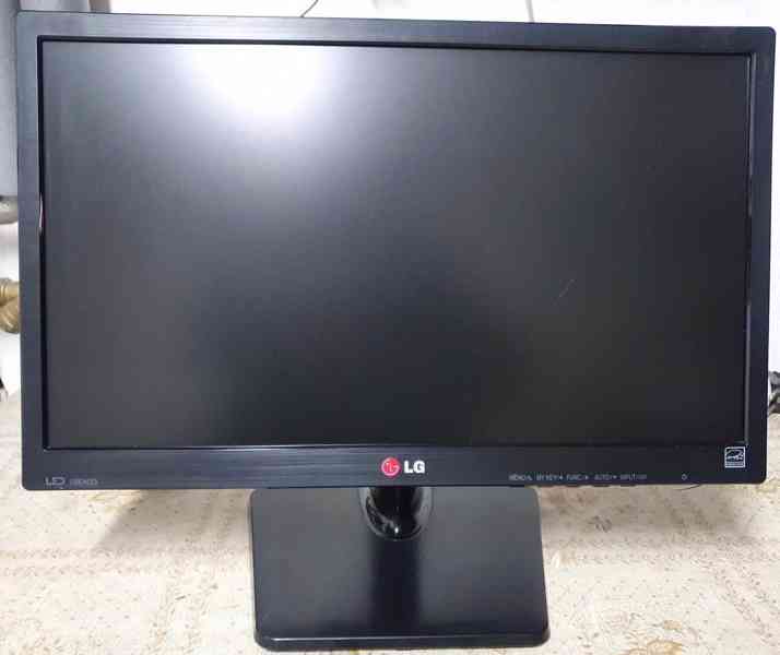 Prodám 19" LCD monitor LG 19EN33SA - foto 3