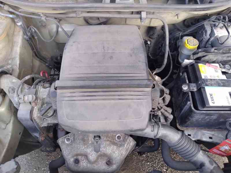 FIAT PUNTO 1.2 8V - foto 23