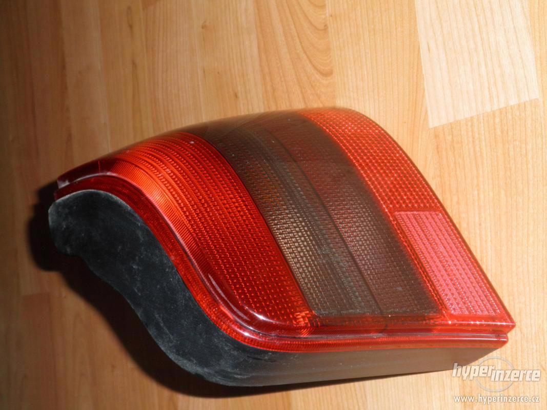 Pravý zadní světlomet Volkswagen Golf IV (1J) 97-03 - foto 1